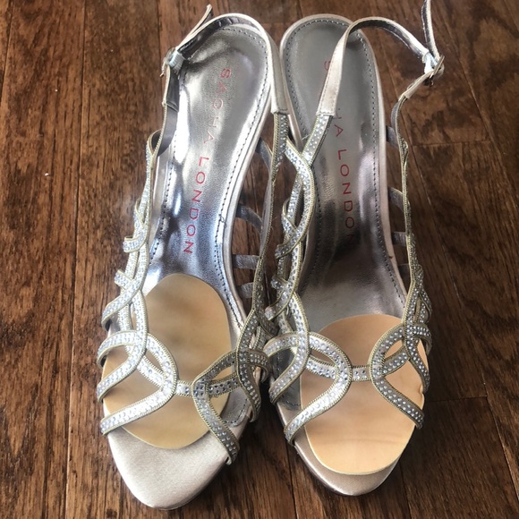 Gold sequin strappy stilettos - Picture 1 of 5